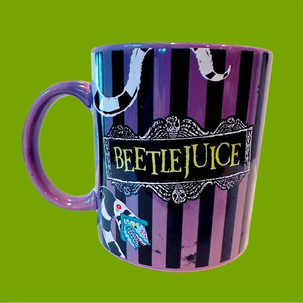 [ 3 FOR $20 ]LARGE 20OZ BEETLEJUICE COFFEE MUG
